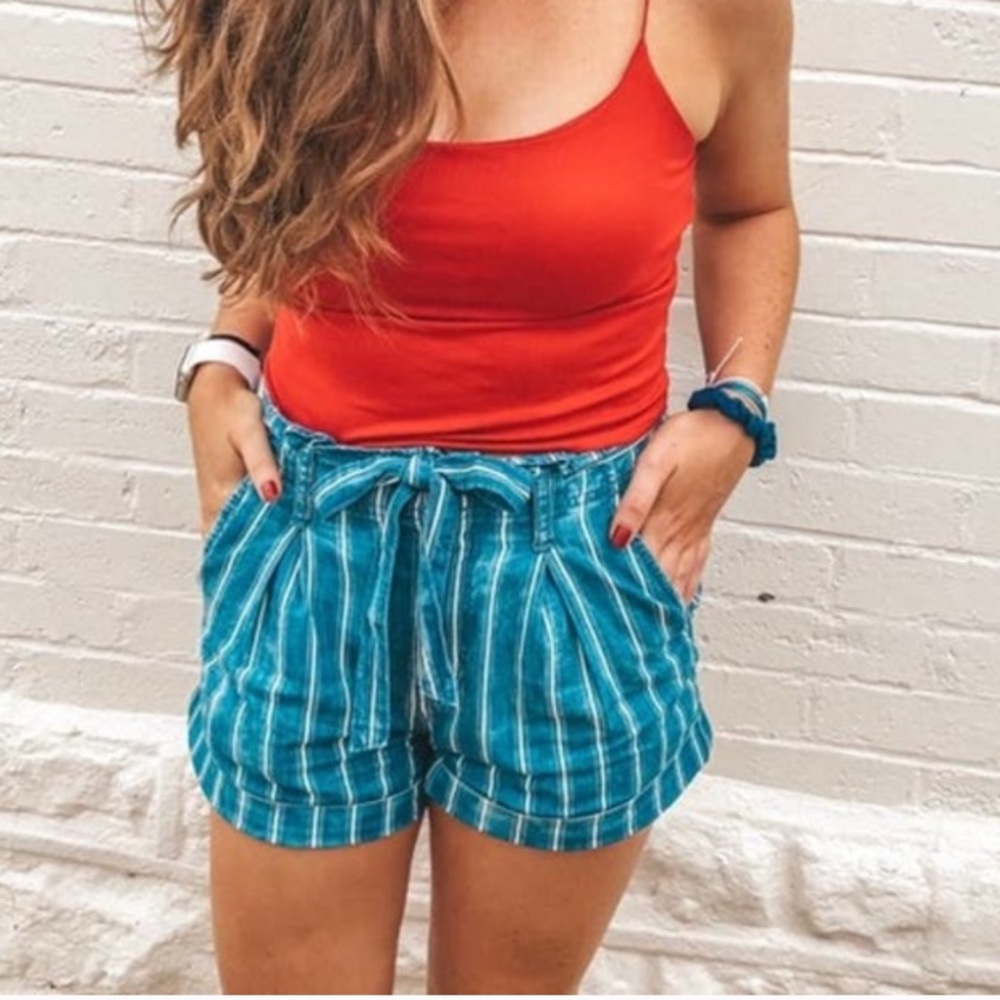 AE mom shorts
